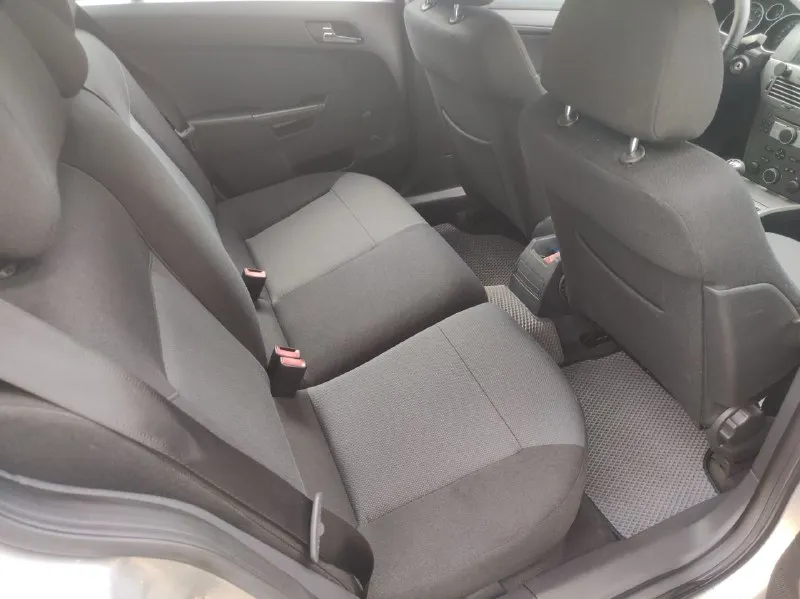 Продажа в днр продаю opel astra h 2005 год выпуска я собственник с родным пробегом в 238 000 км. машина в достойном состоянии с полным переоформлением 630000₽ осмотр донецк. +79494702665 - фотография - 8