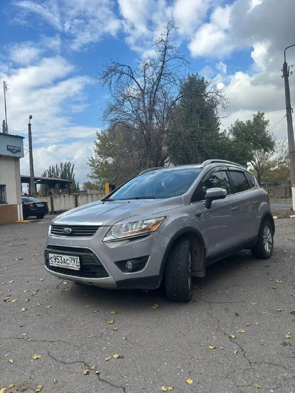Продам ford kuga 2011года. передний привод. 2.0t diesel работает отлично, замена грм, помпы роликов, обслужен. коробка 6 -ти ступенчатый автомат, надёжный. два комплекта колёс, два ключа, два хозяина. климат контроль, круиз контроль, подогрев сидений. цена: 1🍋₽ алчевск, +79591416449 📞 звоните: +7(959)1416449 - фотография - 7