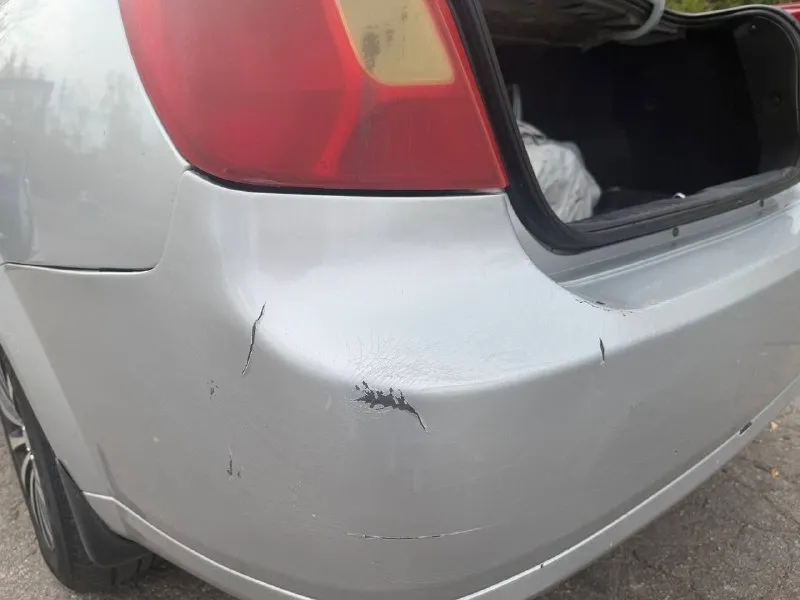 Продам chevrolet lacetti 2007 года выпуска, двигатель 1.6 газ/бенз с сочетании с автоматической коробкой передач. автомобиль в хорошем техническом состоянии, полностью обслуживание, коробка работает нормально, двигатель не дымит не стучит, работает тихо и ровно, ходовая без нареканий. по кузову есть мелкие нюансы что видно на фото. пробег родной, не скручен!!! на все детальные вопросы отвечу по телефону. документы в порядке, газ вписан. звоните : +79493222099. цена 530т. рублей, реальному покупателю хороший торг у капота. - фотография - 3