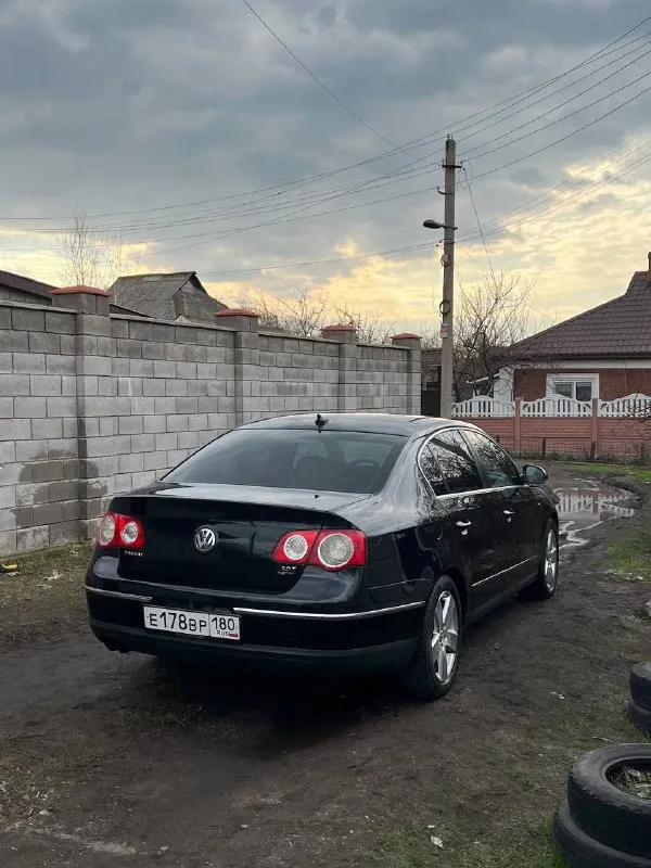 Продам volkswagen passat b6 wolfsburg edition 2007 года
С пробегом 268300(растет)
Покупалась с пробегом 252803
Личный автомобиль!
До меня парень владел 7 лет
Стоит на мне на учёте с апреля 2024 года(1 по рф)
Продажа  с полным переоформлением могу присутствовать в мрэо
Очень комфортная  машина
Ни разу!!! Не подвела в дороге
( Хочу двигаться дальше и пробывать разные авто)
О машине:
Машина не дымит, не троит и не пинается
Машина для кузова b6 отличном состоянии
Нету рыжиков ни гнили от слова соовсем
(Дно, за подкрылками, арки, пороги все в шикарном состоянии для ее лет)
Мотор bpy 2.0 tfsi 200 л. С
Стоит прошивка stage 1 ( по факту 240л. С)
Замена масла каждые 5000тыс. Км
Коробка -  надежнейший автомат aisin
Стоит android  магнитола mekede 400s.
Музыка играет шикарно
На машине обута хорошая летняя резина
Новому владельцу отдам зимнюю резину в подарок
По машине работает каждая кнопка!
Машина находится г. Макеевка червоногвардейский район
+79493530906 Данил
Цена 820 тыс. Рублей +торг - фотография - 2