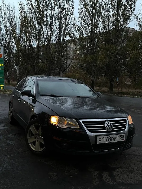 Продам volkswagen passat b6 wolfsburg edition 2007 года
С пробегом 268300(растет)
Покупалась с пробегом 252803
Личный автомобиль!
До меня парень владел 7 лет
Стоит на мне на учёте с апреля 2024 года(1 по рф)
Продажа  с полным переоформлением могу присутствовать в мрэо
Очень комфортная  машина
Ни разу!!! Не подвела в дороге
( Хочу двигаться дальше и пробывать разные авто)
О машине:
Машина не дымит, не троит и не пинается
Машина для кузова b6 отличном состоянии
Нету рыжиков ни гнили от слова соовсем
(Дно, за подкрылками, арки, пороги все в шикарном состоянии для ее лет)
Мотор bpy 2.0 tfsi 200 л. С
Стоит прошивка stage 1 ( по факту 240л. С)
Замена масла каждые 5000тыс. Км
Коробка -  надежнейший автомат aisin
Стоит android  магнитола mekede 400s.
Музыка играет шикарно
На машине обута хорошая летняя резина
Новому владельцу отдам зимнюю резину в подарок
По машине работает каждая кнопка!
Машина находится г. Макеевка червоногвардейский район
+79493530906 Данил
Цена 820 тыс. Рублей +торг - фотография - 4
