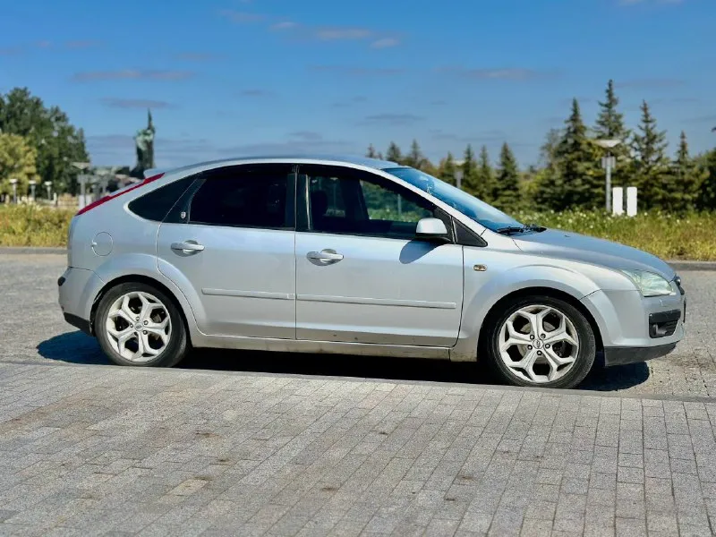 Продам форд фокус 2, 2.0, мкпп я собственник по технике и ходовой на отлично, выглядит хорошо, после большого то, вложений не требует пробег 270 тысяч в самой максимальной комплектации, с подогревами, климатом и приятной музыкой цена 430 тысяч, хороший торг +79493812274 - фотография - 3