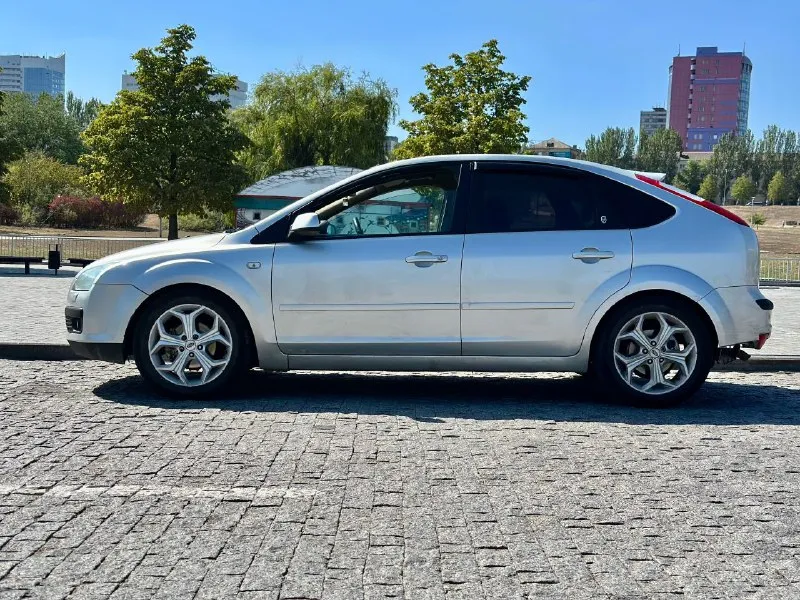 Продам форд фокус 2, 2.0, мкпп я собственник по технике и ходовой на отлично, выглядит хорошо, после большого то, вложений не требует пробег 270 тысяч в самой максимальной комплектации, с подогревами, климатом и приятной музыкой цена 430 тысяч, хороший торг +79493812274 - фотография - 6