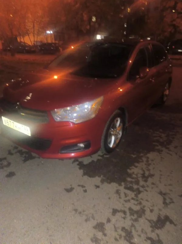 Citroen c4 2012 пробег родной 200 тыс 2 хозяина есть история 1.6 автомат. супер цена за такой вариан... - фотография