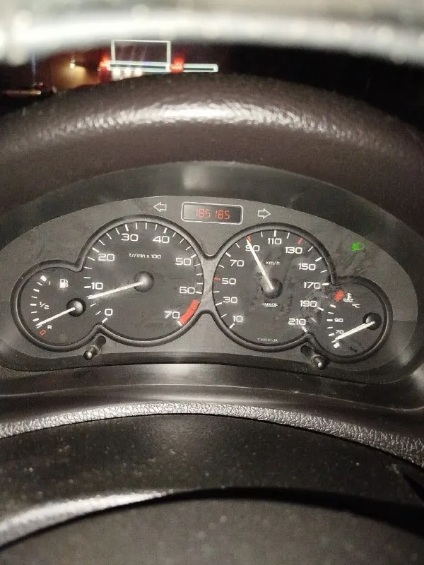 Peugeot 206,механика,2008 год. пробег 180.мотор 1,4. простой и недорогой в обслуживании и содержание авто. расход прекрасный. технически полностью исправен!в целом авто стоящее. цена 300 +79493191411 - фотография - 2