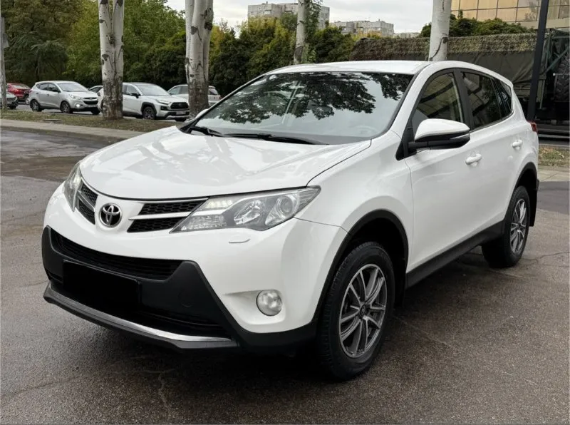 Продам toyota rav4 2.0 бензин год выпуска 2013 состояние идеальное. без вмятин царапин и рыжиков сер... - фотография