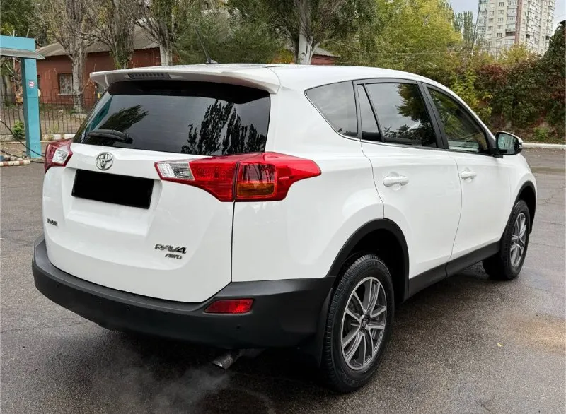 Продам toyota rav4 2.0 бензин год выпуска 2013 состояние идеальное. без вмятин царапин и рыжиков сервисные книги. сигнализация pandora парктроники камера заднего хода вложений не требует! любое оформление! я втарой хозяин! салон не затертый не порваный авто полностью обслужена до мелочей полный привод работает! работает ровно. коробка переключает идеально климат контроль работает все жидкости заменены! стекла все родные каждая кнопка работает) цена 1.650₽ +7-949-794-46-27 остольные вопросы по телефону звоните в любое время. 📲 tg: евгений 📞 звоните: +7(949)7944627 - фотография - 4