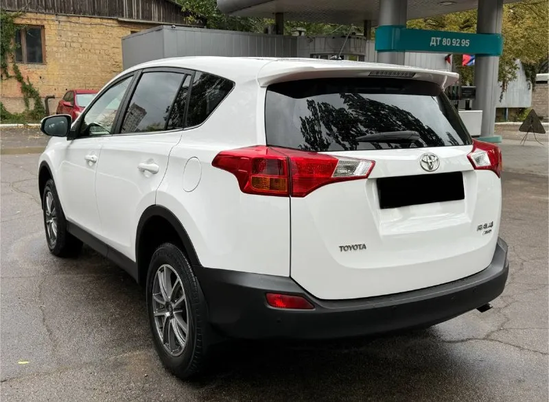 Продам toyota rav4 2.0 бензин год выпуска 2013 состояние идеальное. без вмятин царапин и рыжиков сервисные книги. сигнализация pandora парктроники камера заднего хода вложений не требует! любое оформление! я втарой хозяин! салон не затертый не порваный авто полностью обслужена до мелочей полный привод работает! работает ровно. коробка переключает идеально климат контроль работает все жидкости заменены! стекла все родные каждая кнопка работает) цена 1.650₽ +7-949-794-46-27 остольные вопросы по телефону звоните в любое время. 📲 tg: евгений 📞 звоните: +7(949)7944627 - фотография - 7