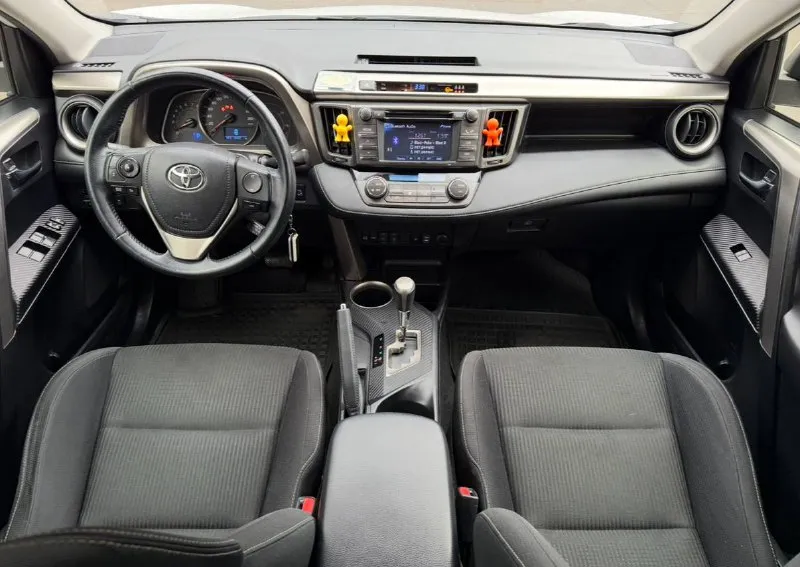 Продам toyota rav4 2.0 бензин год выпуска 2013 состояние идеальное. без вмятин царапин и рыжиков сервисные книги. сигнализация pandora парктроники камера заднего хода вложений не требует! любое оформление! я втарой хозяин! салон не затертый не порваный авто полностью обслужена до мелочей полный привод работает! работает ровно. коробка переключает идеально климат контроль работает все жидкости заменены! стекла все родные каждая кнопка работает) цена 1.650₽ +7-949-794-46-27 остольные вопросы по телефону звоните в любое время. 📲 tg: евгений 📞 звоните: +7(949)7944627 - фотография - 9