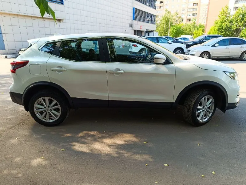 Nissan qashqai 2.0 cvt 2wd 2019 года выпуска пробег 106 тыс км продаю свой личный автомобиль в идеальном состоянии, вложений не требует, комплектация с подогревами стекол сидений зеркал и многое другое, датчики света дождя, система стабилизации, система курсовой устойчивости, круиз контроль и многое другое. ... .. в общем автомобиль достойный и будет ещё долго радовать нового владельца! цена: 2.000.000 ₽ тел: +7(977)3747936 - фотография - 7