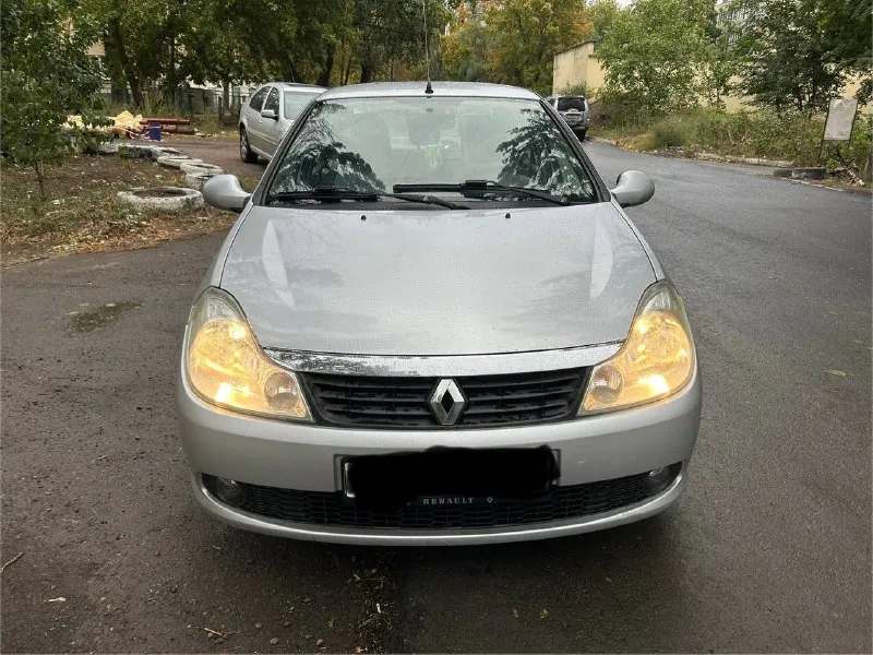 🚘 марка / модель: renault symbol 📅 год выпуска: 2010 ⛽ двигатель (тип, объем): газ/бензин 1.4 🔧 тип кпп: механика 5 ст. 👨‍⚖ владельцев в птс: 1 📮 город: макеевка 💶 цена:425 тысяч рублей 📝 описание: двигатель масло не ест. не троит, не дымит. кпп переключает мягко без хрустов, не выбивает. покупал у единственного собственника с салона. по кузову не гнилая не ржавая, есть пара царапин и мелких вмятин. пробег 306 тысяч км. оригинальный, не скрученный. комплектация: 2 передних электростеклоподъемника, гур, кондиционер, туманки, мультируль, подогрев заднего стекла, сигнализация, 2 ключа. газ зарегистрирован, вписан в птс. 2тысячи назад заменили колодки перед/зад, сайлентблоки задней балки, ступичный подшипник, радиатор печки. ☎ контактный телефон: +7 949 512 5521 📲 tg: @bmbardirocrokodilo 📞 звоните: +7(949)5125521 - фотография - 2