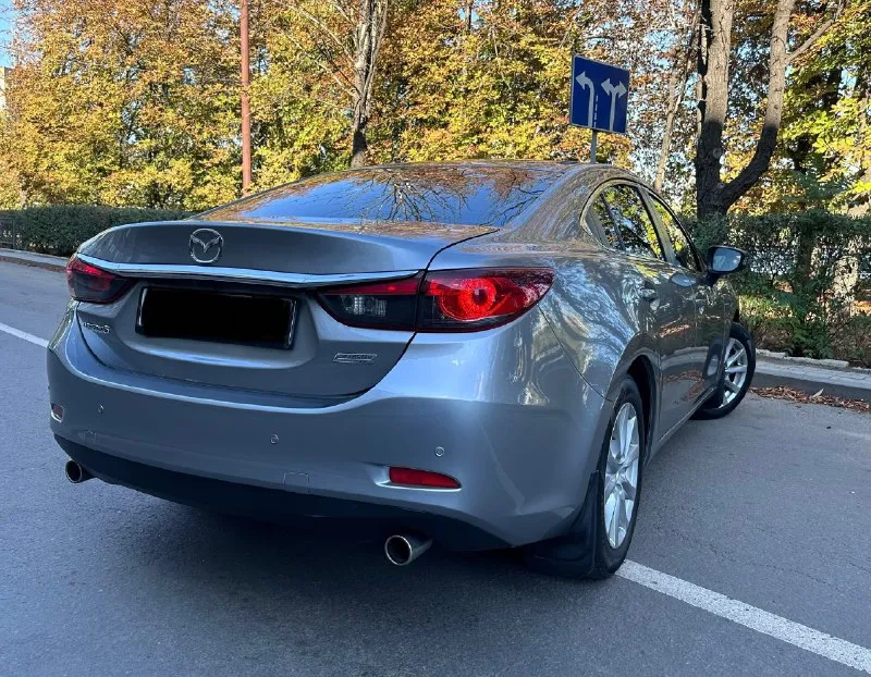 Здравствуйте! продаю автомобиль mazda 6! автомобиль 2013 года выпуска, куплен в феврале 2014 года, единственный хозяин, оригинальный пробег! двигатель, коробка и подвеска в отличном состоянии! технически автомобиль полностью обслужен. (замена масла двигателя, масляного, воздушного фильтров, сайлентблоков передних нижних рычагов, по кузову для своих лет выглядит отлично. езжу каждый день поменял освещение на светодиодные линзы bi-led (очень доволен, с галогеном ездить было невозможно). возможен разумный торг у капота. продаю в связи с покупкой нового автомобиля цена 1,350.000 все остальные вопросы по телефону 8 (949) 339-59-62 📞 звоните: +7(949)3395962 - фотография - 3