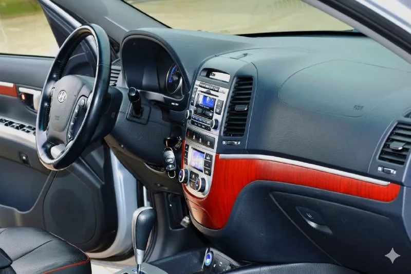 Hyundai santa fe !!! продам авто в идеальном состоянии. самая максимальная комплектация. 7-ми местная. 2.2 дизель. обслужена по регламенту. вложений абсолютно никаких не требует. уже на зимней резине. 2007 год пробег 167.000 тыс цена 1.100.000 тыс реальному покупателю, реальный торг. тел +79495022883 вячеслав - фотография - 8