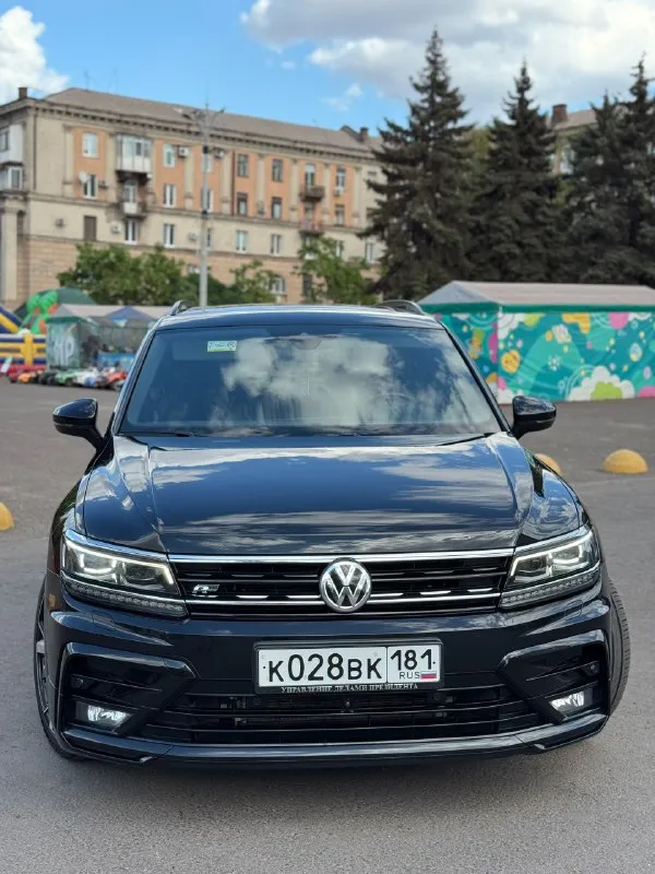 Продам личный автомобиль в очень богатой комплектации, пригнанный полтора года назад из голландии, чистый, настоящий европеец! volkswagen tiguan ii allspace 2.0 tdi на 240 л. с.(дизель) 2020 года, в идеальном состоянии! - два комплекта ключей - r line внешний и внутренний - black пакет - r20 диски - контурная подсветка салона амбиент - черный потолок - панорамная крыша - адаптивная led оптика с ассистентом дальнего свет dynamic light assist - удержание в полосе - адаптивный круиз контроль - камеры 360 - слепые зоны - ассистент движения в пробке - бесключевой доступ - автопарковка - парктроники 360 - датчик усталости водителя - цифровая приборная панель - сенсорный экран - carplay / android auto - функция открытия багажника ногой автомобиль в родном окрасе, без дтп! покрыт керамикой электронный птс получен, машина стоит на учете, сел поехал! vin: wvgzzz5nzlm020940 автотеку вышло по запросу! цена: 3.550.000₽ торг есть г. алчевск связь: +79590113828 / +79591172188 просьба 📞 звоните: +7(959)0113828 - фотография - 2