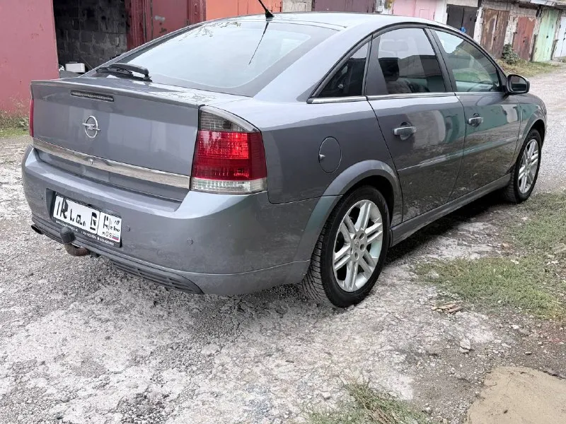 Opel vetra gts 1.8 z18xe самый надежный мотор без фаза регулятора и без теплообменника! автомобиль пригнан из германии в 2020г пробег в днр 12т км все время стоял нет намека на ржавчину родной окрас все остекление заводское даже лобовое климат двух зонный рабочий кожаный салон gts круиз контроль полный электропакет мульти руль монитор с блютуз камера заднего вида в таком состоянии таких машин не осталось новый грм помпа и ролики автомобиль в отличном состоянии новая резина на заводских дисках gts 580.000руб +79494143810 - фотография - 4