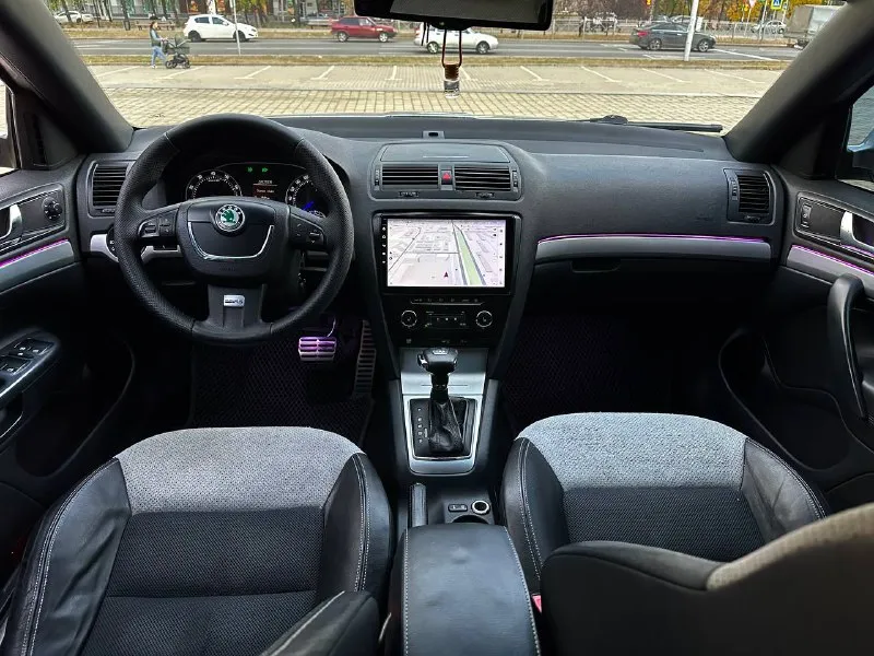 Skoda octavia vrs год выпуска - 2011 двигатель - 2.0tsi кпп - автоматическая цена - 1.285.000₽ тел. +79493902663 либо: +7 (949) 679-98-14 в продаже правильный шкодарь с топовым двигателем, зашитым на stage 2 ( едет очень бодро ) по кузову без каких либо изъянов, отпалированная и покрыта жидким стеклом ( без внимания на дороге не оставит ) в автомобиль денег не жалели. установлены тормозные диски с перфорацией, стоит дорогой корбованый нулевик, кованые диски r-18 на резине bridgestone, установлена полная трасса на 76 трубе с отстрелами, поставлен впуск apr, установлен даунпайп, замена родных линз на билед azoom k9, с покраской масок и нанесение бронепленки на фары ( ночью ехать можно как днём ) в салоне стоит амбиленд подсветка, андроид магнитола и сабвуфер ( играет мощно ) комплектация у авто самая жирная; заправленный двухзонный климат-контроль; круиз-контроль; подогревы сидений; комбинированный кожаный с алькантарой салон; датчик света и дож 📲 tg: @vladimir_23_23_23 📞 звоните: +7(949)3902663 - фотография - 8