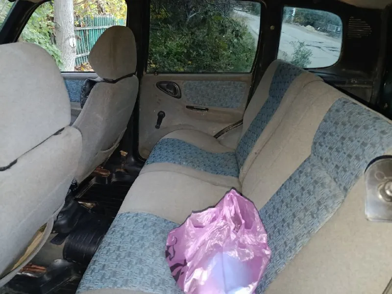 Продам нива шевроле 2004 г с документами в порядке 1хоз, на хорошем ходу, гур раздатка в исправном состоянии, интересно пишите скину телефон +79496317808.. срочно нужны финансы цена 260к - фотография - 7