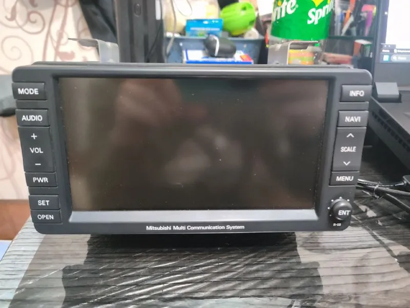 Продам автомагнитолу на мицубиси паджеро спорт 2 (оригинал) жесткий диск на 30 gb, навигация и тд. ц... - фотография