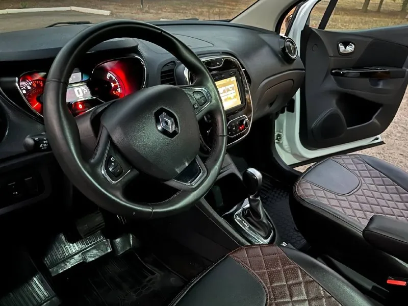 Продается renault kaptur 2018 года выпуска, 1.6 бензин, автомат. автомобиль имеет состояние новой машины!!! 87 тысяч км родного пробега !!! последнее обслуживание - поменяна вся тормозная система ( диски, колодки, суппорта ), новая рулевая рейка !!! бензин только 95-й !!! двигатель работает идеально, замена масла каждые 7 тысяч км !!! комплектация : подогревы сидений, датчики дождя и света, 2 комплекта резины на дисках, 2 ключа, все 4 стеклоподъемники, курсовая устойчивость, круиз-контроль, бортовой компьютер, start-stop, эра-глонасс, электрообогрев зеркал, дневные ходовые огни, сигнализация starline, система помощи при старте, abs, asr, камера заднего вида, мультируль, usb, aux, bluetooth. цена автомобиля 1 млн. 380 тысяч рублей-обоснованный торг у автомобиля !!! возможна продажа в кредит, номер телефона +79591357039, луганск 📞 звоните: +7(959)1357039 - фотография - 7