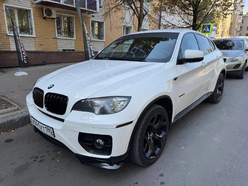Bmw х6 2010 год 4.4 бензин 167 тыс км автомат полный привод крымская-без гнили и ржавчины очень живо... - фотография