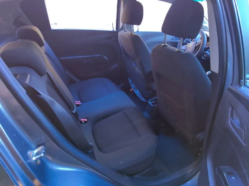 ❗❗❗собственник❗❗❗ продам chevrolet авео т300 в отличном состояни! 2013 года. ✅птс оригинал! ✅юридически чистая! ✅двигатель объемом 1.6 работает ровно и тихо ✅автоматическая коробка передач переключает плавно ✅ходовая часть полностью обслужена, не гремит, не стучит ✅рабочий кондиционер и все опции ✅мультируль ✅два ключа ✅родной пробег 135 тыс. км ✅отличное техническое состояние! 🗞️ цена 900 000р 📎торг обоснованный возле капота +79494005855 📞 звоните: +7(949)4005855 - фотография - 9