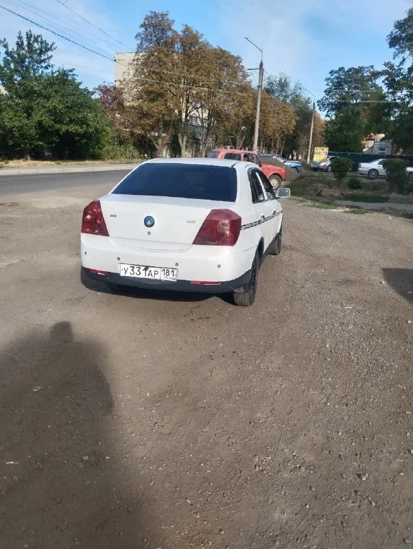 Продам geely мк 2007 года, в отличном состоянии, я владелец, на уверенном ходу, дно пороги стаканы целые, коробка новая, не давно была замена масла, и всех фильтров, ухоженный салон, максимальной комплектации. гур, кондиционер, люк, абс, электро регулировка зеркал, стоит хорошая музыка, новый сенсорный магнитофон, все кнопки работают, ошибок нет, было много чего заменено все подробности по номеру телефона+79592349590 либо лс цена 215.000 торг на бенз 📞 звоните: +7(959)2349590 - фотография - 2