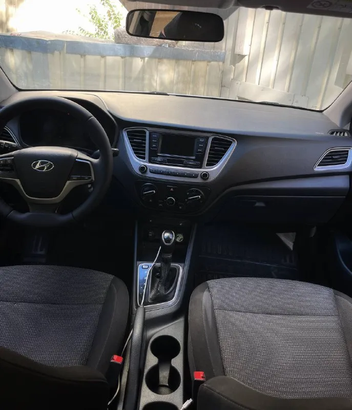 🔥продам: hyundai solaris 2019 год 🔥 ✅коробка автомат 6 ступенчатый ✅двигатель 1.4, 100л. с (работает без нареканий) ✅полное переоформление ✅2 владелец ✅родной пробег:140.000 ✅салон в идеальном состоянии, ухоженный ✅заменены расходники, свечи, все жидкости, тормозные колодки ✅ходовая в идеальном состоянии ✅резина новая (лето) 💰цена:980.000 (торг уместен)💰 полностью живой solaris для повседневного надежного использования, машина вложений не требует. для связи +79494149102 либо писать в л. с - фотография - 10