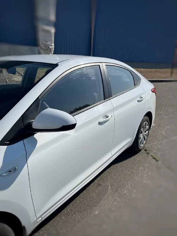 🔥продам: hyundai solaris 2019 год 🔥 ✅коробка автомат 6 ступенчатый ✅двигатель 1.4, 100л. с (работает без нареканий) ✅полное переоформление ✅2 владелец ✅родной пробег:140.000 ✅салон в идеальном состоянии, ухоженный ✅заменены расходники, свечи, все жидкости, тормозные колодки ✅ходовая в идеальном состоянии ✅резина новая (лето) 💰цена:980.000 (торг уместен)💰 полностью живой solaris для повседневного надежного использования, машина вложений не требует. для связи +79494149102 либо писать в л. с - фотография - 6