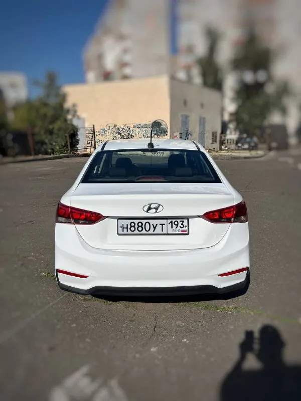 🔥продам: hyundai solaris 2019 год 🔥 ✅коробка автомат 6 ступенчатый ✅двигатель 1.4, 100л. с (работает без нареканий) ✅полное переоформление ✅2 владелец ✅родной пробег:140.000 ✅салон в идеальном состоянии, ухоженный ✅заменены расходники, свечи, все жидкости, тормозные колодки ✅ходовая в идеальном состоянии ✅резина новая (лето) 💰цена:980.000 (торг уместен)💰 полностью живой solaris для повседневного надежного использования, машина вложений не требует. для связи +79494149102 либо писать в л. с - фотография - 7