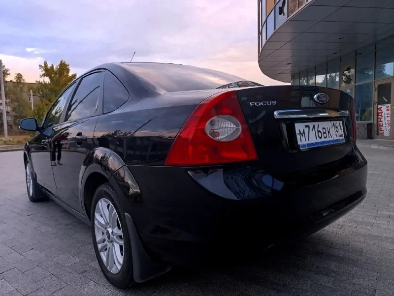 Донецк продам форд фокус 2008г рестайлинг 1.8.бензин. механика автомобиль в оригинале (не бит не крашен) остекление заводское пробег 142 000 км (100%) климат контроль, круиз, подогрев сидений, лобового стекла. датчики света, дождя. поворотные лэд фары с омывателями. 4 стеклоподтемника с доводчиками. ходовая полностью перебрана. (гарантия, наряд заказы в наличии) зимний комплект колёс достойный автомобиль! полностью обслужен, вложений не требует. документы в полном порядке сервисная книга. три ключа. цена 830 000₽ +79493830348 - фотография - 5