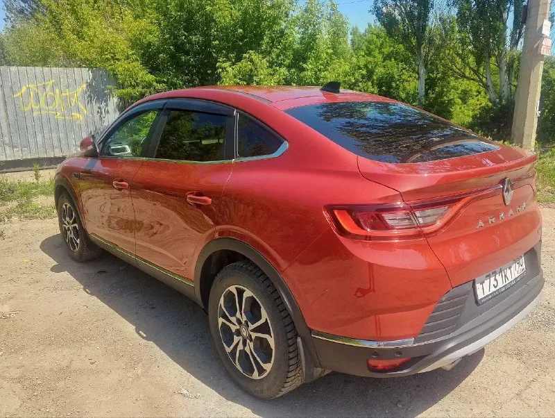 Renault arkana цена 1 650 000р торг год 2021 вин x7lrjc4d267338273 пробег 95000км двигатель 1.3t 150л. с. привод полный кпп автомат (вариатор) тел +7 949 429 62 51 зеленая автотека. 1 владелец. самая полная комплектация. 2 комплекта резины.2 ключа. кожаный салон. подогрев всех сидений. 4 камеры. подогрев руля, лобового стекла. датчик слепой зоны. датчик дождя, света. led фары. музыка bose. запуск с кнопки. бесключевой доступ. донецк. - фотография - 4