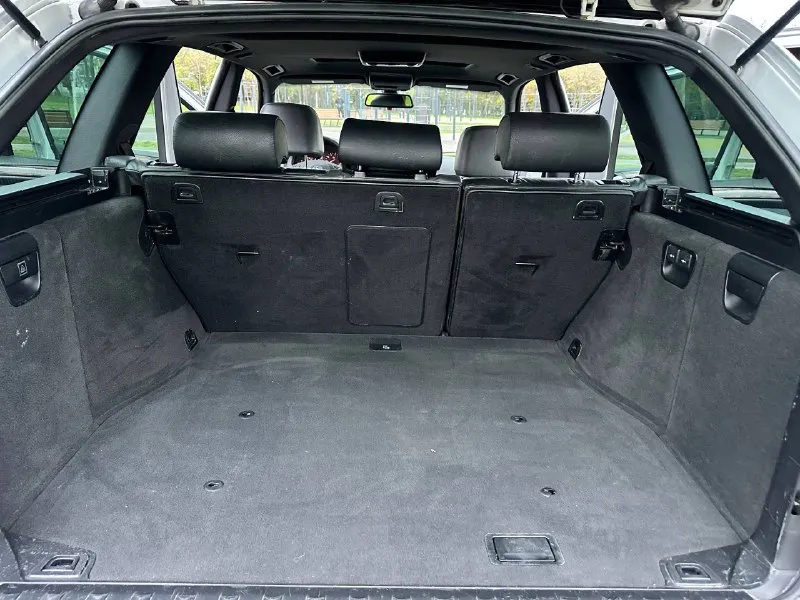 Bmw x5 3.0 gas a/t 2003 авто в прекрасном состоянии максимальной комплектации и без единого окраса. оригинал shadow line, черный потолок, память сидений, люк. очень брутальный и комфортный автомобиль. коробка работает как часы. все функции по авто исправны. на газу. по трассе 300₽ на 100 км. х5 будете довольны так очень мало таких осталось. подробности по пробег 270 000 км цена 980 000₽ тел. +7 (949) 573-62-32 сергей 📞 звоните: +7(949)5736232 - фотография - 10