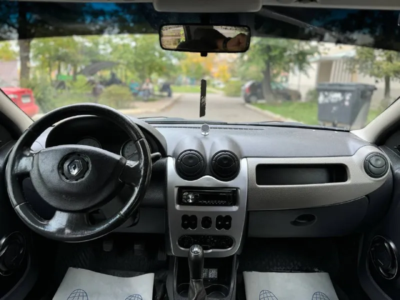 🚙renault logan 💰цена - 455.000₽ 🌍 город - мариуполь 📆 год выпуска - 2012 🛞пробег - 160.000 км ⛽️топливо - бензин ⚙️модификация- 1.6 🕹️кпп - механика 🏋🏻‍♂️собственник - да ☎️+79497368266 автомобиль в отличном состоянии!авто полностью обслужен, вложений не требует не каких техника вся на отлично, дно идеальное. abs✅ усилитель руль✅ стекло подъемники✅ эл. регулировка зеркал✅ подушки безопасности✅ - фотография - 5