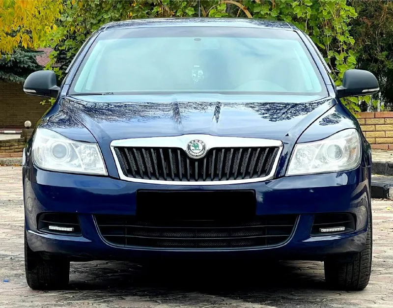Продам skoda октавия а5 рестайлинг 2010 года в идеальном состоянии не крашена 177 тыс. км родной пробег без гнили и дыр полностью обслужена мотор 1.6 mpi не дымит не троит работает отлично кпп без нареканий ходовая отлично два ключа новый аккумулятор авто-тека зелёная авто без дтп остальные вопросы по телефону+79494660885 +79498056656 реальному покупателю хороший торг цена 875 тыс. 📞 звоните: +7(949)4660885 - фотография - 5