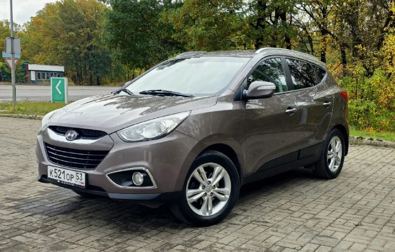 🚗🅰️🅰️🅰️ 🚘хендай ix 35 ⚙️двигатель: 2.0л ⛽️вид топлива бензин 📦кпп: автомат 🗺️пробег:200.000км ⚙️привод: полный 📅год выпуска: 2013 💴цена: 1м180тр автомобиль в хорошем состоянии не бита не крашена 100% вложений не требует объем двигателя 2.0 богатая комплектация -кожаный слон -камера задниговида вида •усилитель руля • кондиционер •4 эл стеклоподъёмника •подогревы сидений •мультимедиа usb aux • безопасность (airbag) abs esp •эл регулировка зеркал 📞 🇷🇺 звоните: +79494660985 +79498307562 📍•город макеевка - фотография - 3