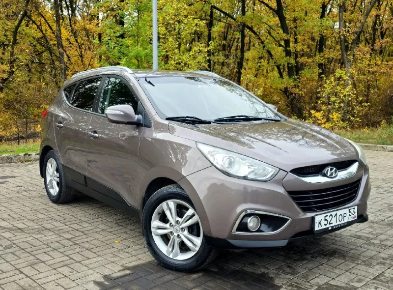 🚗🅰️🅰️🅰️ 🚘хендай ix 35 ⚙️двигатель: 2.0л ⛽️вид топлива бензин 📦кпп: автомат 🗺️пробег:200.000км ⚙️привод: полный 📅год выпуска: 2013 💴цена: 1м180тр автомобиль в хорошем состоянии не бита не крашена 100% вложений не требует объем двигателя 2.0 богатая комплектация -кожаный слон -камера задниговида вида •усилитель руля • кондиционер •4 эл стеклоподъёмника •подогревы сидений •мультимедиа usb aux • безопасность (airbag) abs esp •эл регулировка зеркал 📞 🇷🇺 звоните: +79494660985 +79498307562 📍•город макеевка - фотография - 4