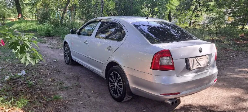 Skoda актавия а5 2010г пробег 244тыс 1.8т 720т. руб обклеина в круг брони плёнкай. все вопросы по телефону +79493595203 📞 звоните: +7(949)3595203 - фотография - 5