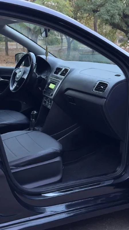 Продажа в днр
Volkswagen polo sochi edition,
2013 Г. В. (октябрь).
Собственник!
Двигатель 1.6,
Пробег 294.000
Работает отлично, без масложора. Механическая кпп, переключается плавно, без хруста и вылетов. Я второй владелец. Ходовая без стуков и скрипов. Литые диски r15, новая летняя резина. Максимальная комплектация: подогрев стекол и сидений, полный электропакет, электроуправление зеркалами. Электрика полностью исправна. Салон чистый, не прокуренный, пороги не затерты. За автомобилем следили, любые проверки! Цена 690.000 руб. , торг.
Звоните: +79495761932 - фотография - 9