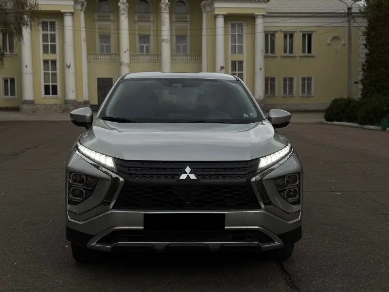 В продаже японская сборка mitsubishi eclipse cross цвет: серый металлик год выпуска: 2021/12 месяц (рестайлинг) : 1.5 бензин привод: подключаемый полный пробег: 66.000км предмаксимальная комплектация: se/sel состояние абсолютно нового автомобиля. стекла все родные, безопасность вся родная. любые проверки на сто только приветствуются. без пробега по рф! есть все для комфортной езды: -все ассистенты помощи вождение -двух зонный климат-контроль -подогрев сидений -салон из алькантары -слепые зоны -камера заднего вида -full led оптика -apple carplay, android auto -датчик света / дождя / давление в шинах -электроскладывание зеркал -диски r18 -autohold и многое другое. . машина находится в макеевке. вы будете первым владельцем машины в рф. полностью расстоможена и готова к постановке на учет. весь пакет документов входит в стоимость автомобиля!! остальные вопросы по телефону или в сообщение 📞+79493090162 (tg, whatsapp) 📞+79490020515 (tg) 2.275.000р 🎁 📞 звоните: +7(949)3090162 - фотография - 2