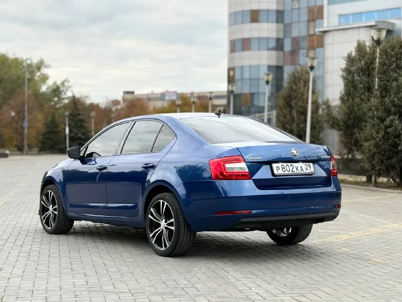 Продается škoda a7 2018 года цена: 1.275.000 ₽ (торг уместен) пробег: [178 тысяч технические характеристики: - двигатель: 1.6 л mpi - коробка передач: механическая - состояние: отличное, не битая, не крашеная описание: продаю škoda a7 2018 года в отличном состоянии. машина ухоженная, всегда обслуживалась. мотор, ходовая часть и механическая коробка передач в идеальном состоянии. звоните, отвечу на все вопросы! город: донецк телефон: +7 (949) 910-02-20 связь через мессенджеры: telegram, whatsapp автомобиль не новый есть следы эксплуатации! - фотография - 6