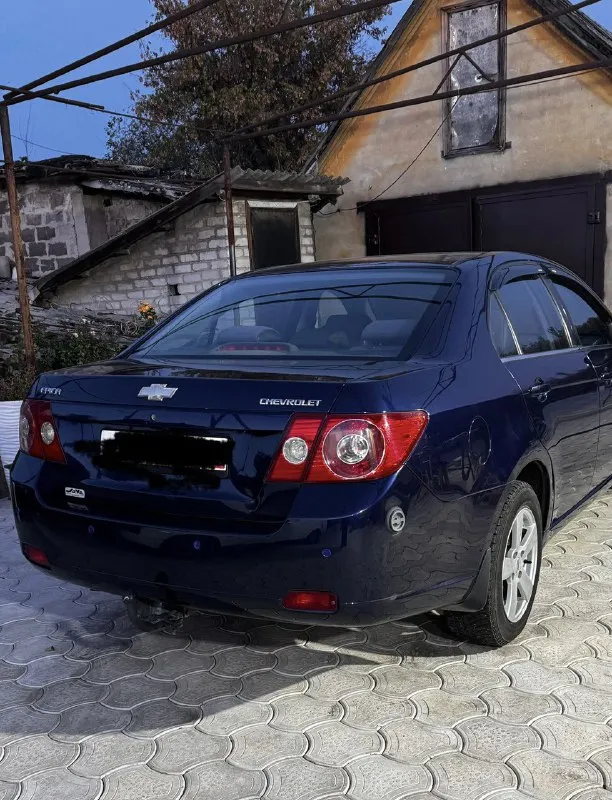 Продам – chevrolet epica пробег : 296.000 тыс. км 2006 год, объём мотора 2.0 /145 л/с. мкпп, ходовка - без нареканий с документами полный порядок, я собственник первый владелец по птс осмотр донецк, буденовский район по машине сделано: рулевая рейка новая оригинал, ходовка передняя и задняя. вложено 100тыс руб колеса на легкосплавах на зимней резине комплектация: кондиционер, авс, есп, подушки безописности 10шт, 4 стеклоподъёмника, газ впитан, магнитола 9дюймов с блютус выход на сим карту навигация, лед свет ближний, диски 16 машина не бита, есть возрастные косяки по кузову. цена 480 тыс, торг. 7949-315-32-12 📞 звоните: +7(949)3153212 - фотография - 5