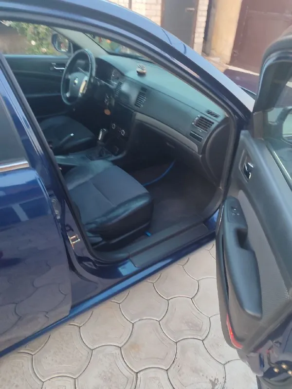 Продам – chevrolet epica пробег : 296.000 тыс. км 2006 год, объём мотора 2.0 /145 л/с. мкпп, ходовка - без нареканий с документами полный порядок, я собственник первый владелец по птс осмотр донецк, буденовский район по машине сделано: рулевая рейка новая оригинал, ходовка передняя и задняя. вложено 100тыс руб колеса на легкосплавах на зимней резине комплектация: кондиционер, авс, есп, подушки безописности 10шт, 4 стеклоподъёмника, газ впитан, магнитола 9дюймов с блютус выход на сим карту навигация, лед свет ближний, диски 16 машина не бита, есть возрастные косяки по кузову. цена 480 тыс, торг. 7949-315-32-12 📞 звоните: +7(949)3153212 - фотография - 6