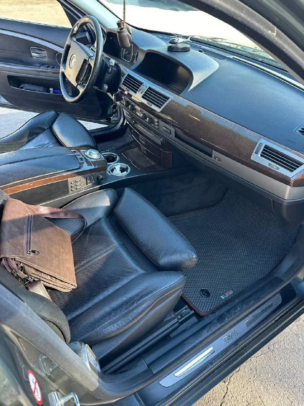 Срочно продаю пока не продан интерсующий автомобиль. bmw e65 4.4, 350 тыс пробег, перебран мотор, 450тыс стоил ремонт, акпп контрактная из японии, из последнего поменяны тормозные диски в круг, отреставрирована оптика. 820 тыс ₽ +79493891235 - фотография - 5