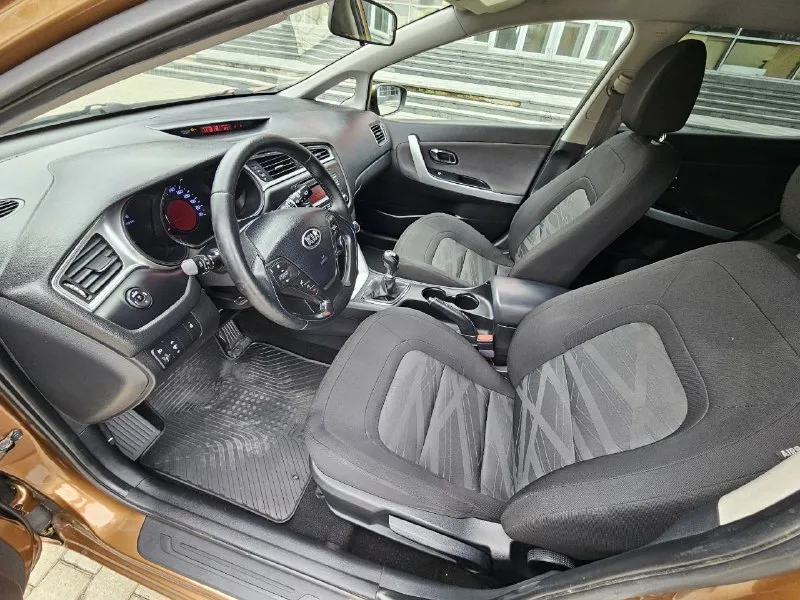 Kia ceed 2016г рестайл 1,6 бензин +мкпп 135т км состояние приближенное к идеальному, минимальные следы эксплуатации. без дтп, в родном окрасе. 1,180 млн руб 9495213411 - фотография - 6