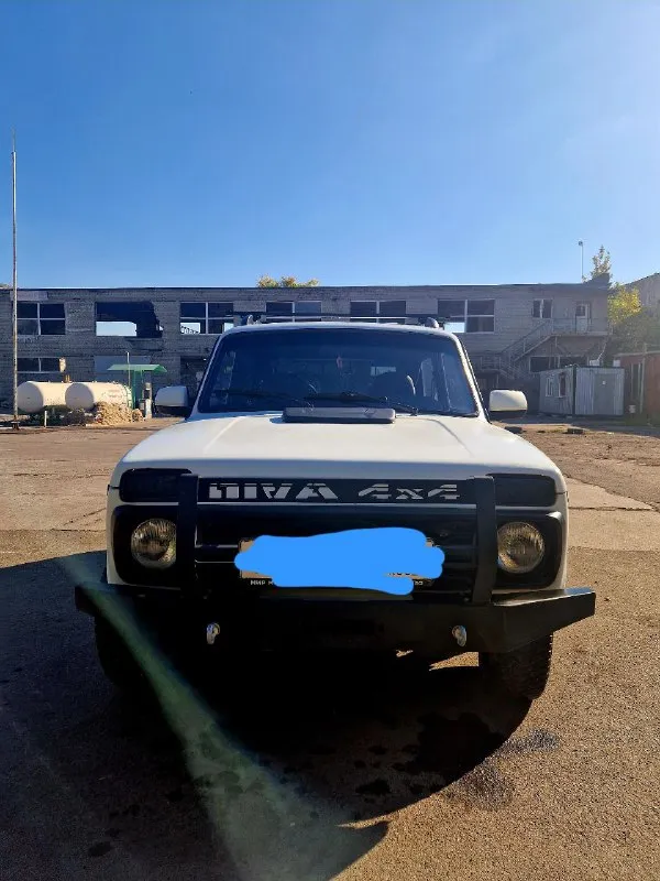 Продам ниву 212140 4×4 2011 год. отличное техническое состояние. инжектор в белом рапторе 500 т. р +79495685510 - фотография - 4