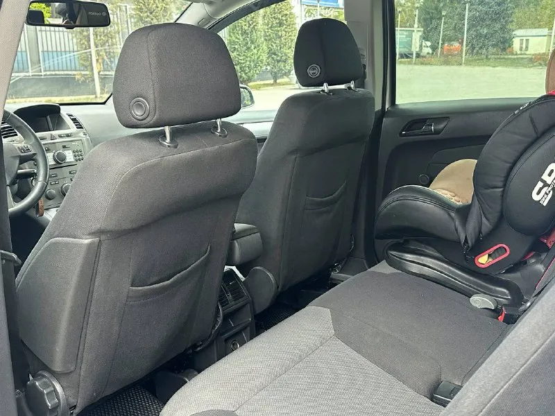 Opel zafira b / opel зафира б объем 1.8 бензин кпп механика пробег 258.000 родной! подтвержденный автотекой автомобиль в отличном техническом состоянии кузов в родной краске ( за исключением пары деталий, косметика) авто без гнили и ржавчины! по двигателю и коробке нареканий нет, все работает исправно. авто без вложений! климат контроль датчик дождя датчик света обогрев передних сидений мульти руль электропривод зеркал обогрев зеркал / заднего стекла сигнализация дополнительные вопросы по телефону г. донецк +79081853560 whatsapp +79595584327 феникс 730.000 торг у капота 📞 звоните: +7(959)5584327 - фотография - 9