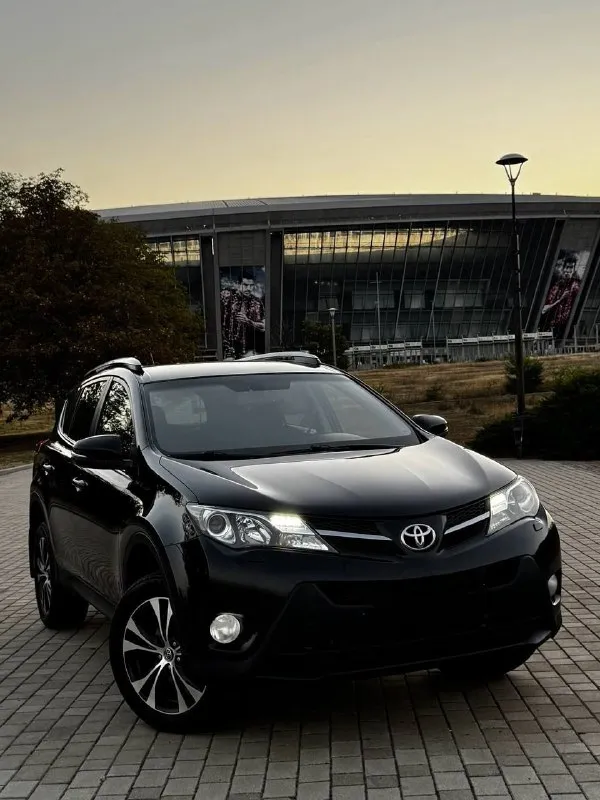 В продаже toyota rav4 2015 года выпуска автомобиль на моторе 2.0 бензин. мотор работает идеально, не... - фотография