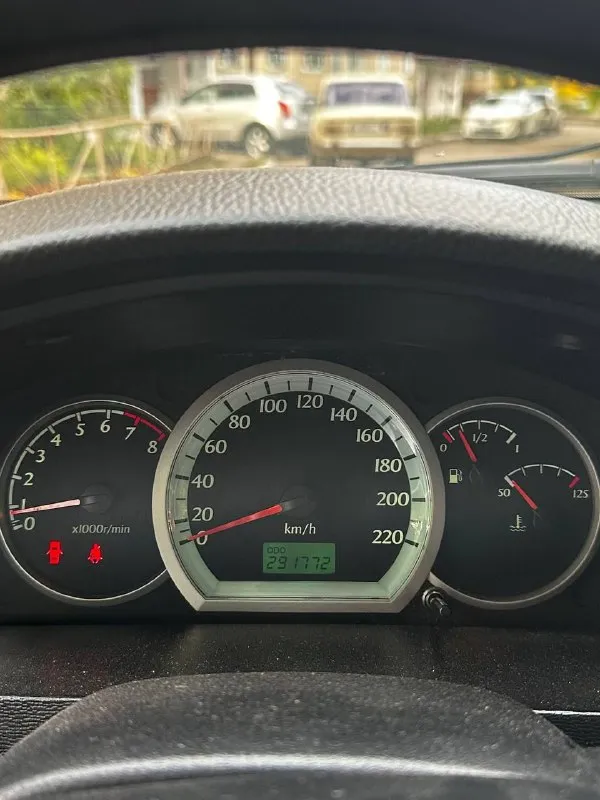 Продам chevrolet lacetti 1.4 (94л. с) 2007г. пробег : 292 тыс автомобиль в хорошем техническом состоянии. двигатель и кпп сухие, масло не расходует, не дымит, едет бодро, кпп не хрустит не пинается, ходовая не гремит и не стучит, салон чистый и ухоженный, не курили. в комплектации: гур, центральный замок, abs, передние стеклоподъемники, подогрев заднего стекла, эл. регулировка боковых зеркал. имеется регистратор и хорошая магнитола. т. o 2тыс назад, каждые 7тыс, масло gm 10v40 стоят хорошие led лампы.10 тыс назад заменены маслосъемные колпачки. также задний подрамник с рычагами, топливный модуль, свечи и бронепровода, комплект грм с помпой 15 тыс назад, топливный бак, масло кпп, тормозные колодки и ремкомплекты, стойки стабилизатора, пыльники шрусов и многое другое. продажа с полным переоформлением в мрэо, я собственник есть возрастные косяки по лкп в подарок комплект зимней резины, отъездила одну зиму. информация по телефону +79493418105 осмотр по договоренности донецк и макеевка цена : 510000 руб - фотография - 4