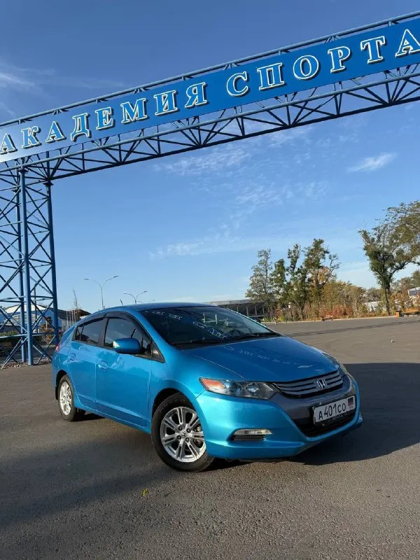 Honda insight 2009 год 1.3 гибрид автомобиль в очень хорошем состоянии, климат контроль, круиз контр... - фотография