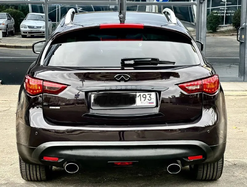 Infinity fx35 2008 год полный привод! автомобиль в идеальнейшем состоянии вложений не требует от слова совсем замена масла каждые 6 тысяч км мотор 3.5 бензин работает как часы, не дымит и не троит коробка автомат, переключает плавно, без дёрганий и пинков, ходовая часть вся обслужена, за машину не стыдно ! богатая комплектация, без ключевой доступ, кнопка старт стоп, подсветка дверей, память сидений, электро регулировка сидений и зеркал, полный электро пакет, датчик света и дождя, кожаный мультируль, обдув и подогрев сидений, двух зонный климат контроль, хорошая мультимедиа, люк, полный привод, телевизор для задних пассажиров,21 колеса на абсолютно новой резине, led оптика и многое другое! цена 1.710.000₽ возможен торг или обмен ! кто ищет хороший fx 35,вам сюда!+79493578236 - фотография - 7